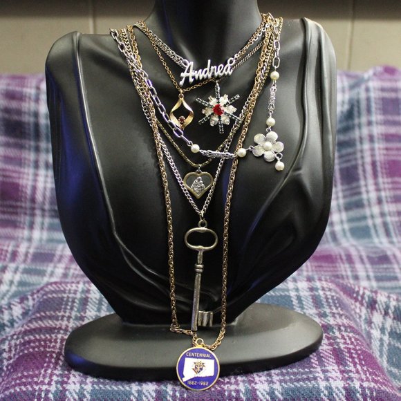 Lot of Seven Mixed Pendant Necklaces - Picture 1 of 9